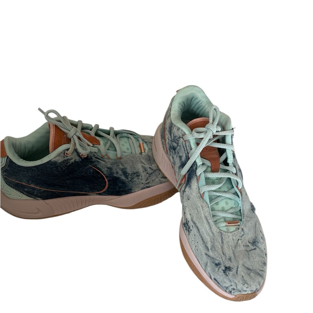 Nike LeBron 21 Aragonite Jade Ice , HF5467-300 Basketball size 13, NWOT